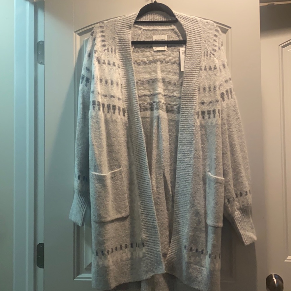 NWT ABERCROMBIE AND FITCH FAIR ISLE CARDIGAN SIZE MEDIUM